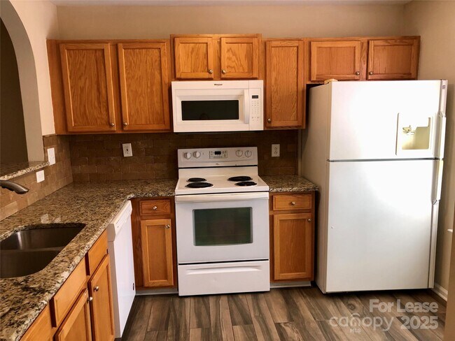 Foto del edificio - 7667 Bluff Point Ln