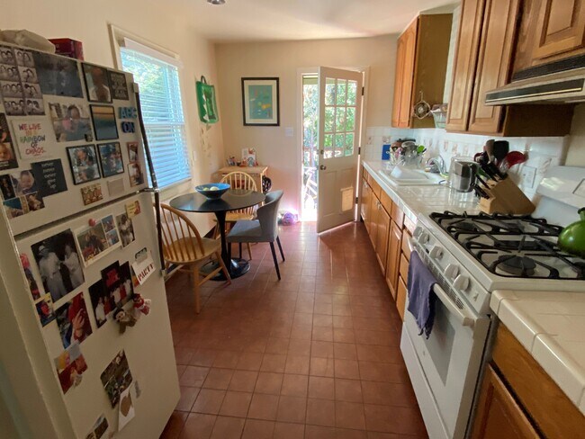 kitchen - 1521 Milvia St