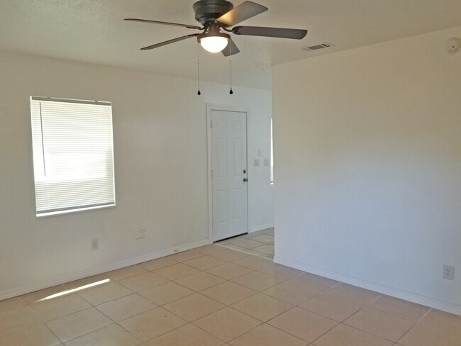 Building Photo - 12026 Sheldrake