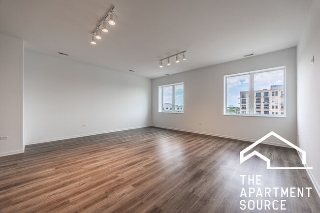 Building Photo - 2550 S Wabash Ave