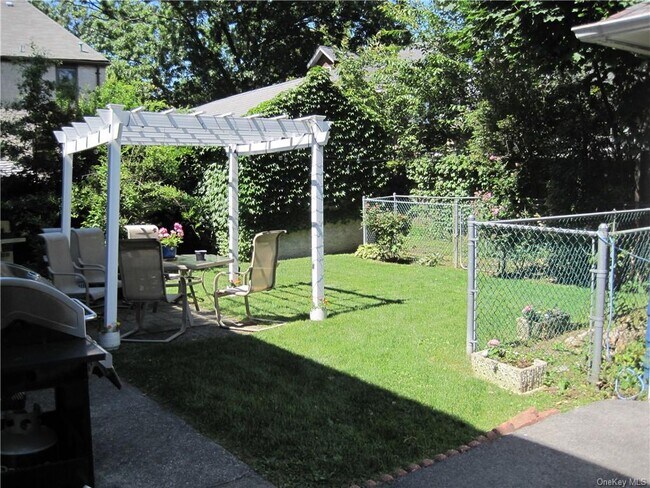 Foto del edificio - 460 Carol Pl