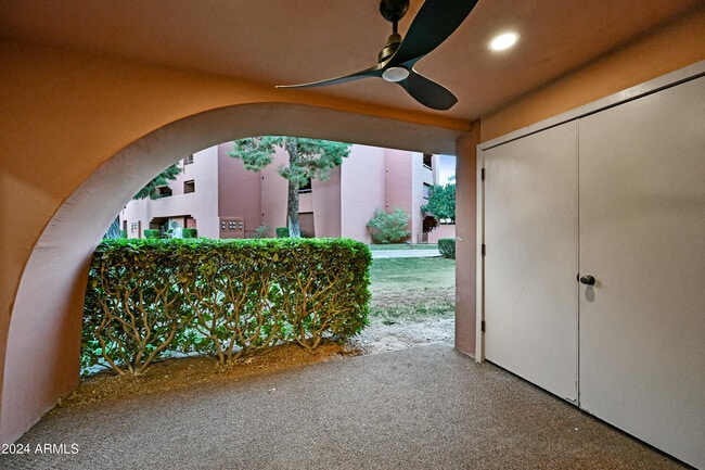 Foto del edificio - 12212 N Paradise Vlg Pkwy S