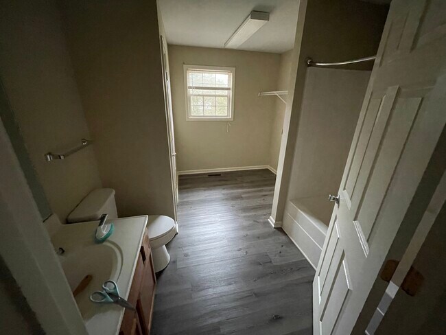 Building Photo - 8014 Tipton Overlook Way