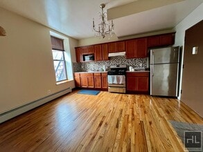 Building Photo - 255 17th St