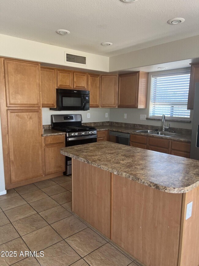 Foto del edificio - 42606 Chambers Dr