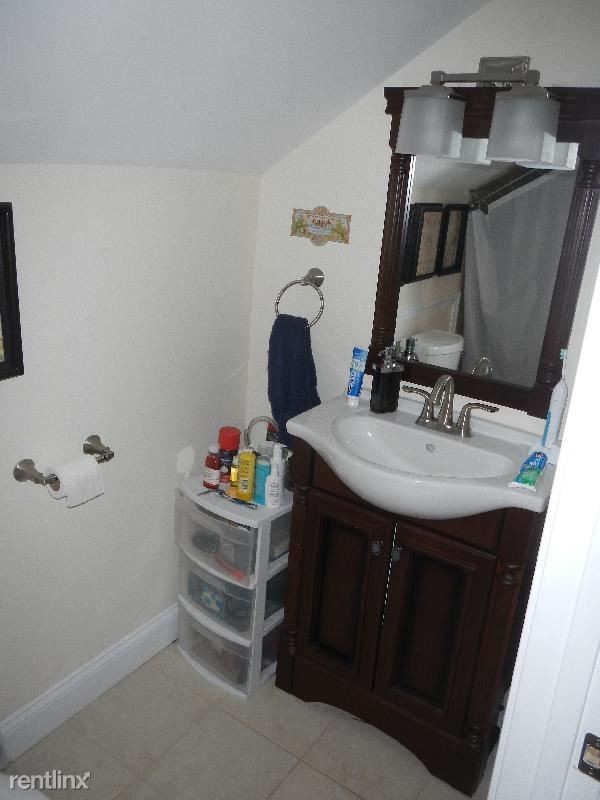 Building Photo - 5 br, 2 bath Apartment - 28 Stockwell St # 2U