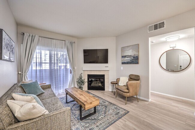 Foto del edificio - fully furnished, 1 bed, 1 bath condo in gated community