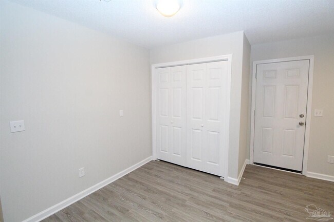 Foto del edificio - 9014 Bowman Ave