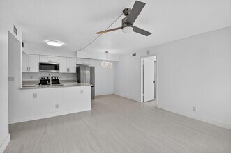 Building Photo - 7262 Golf Colony Ct