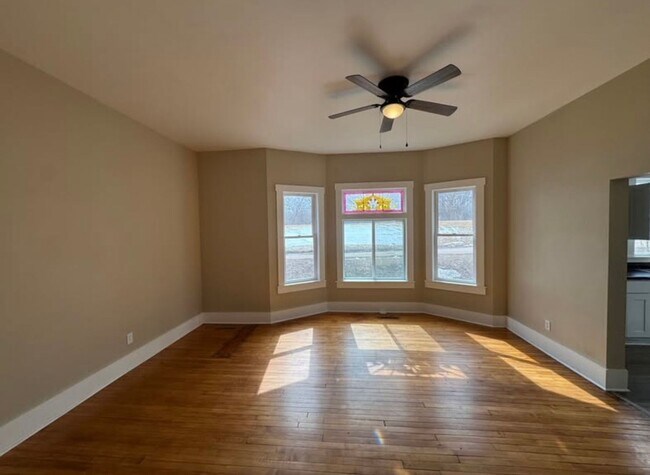 Foto del edificio - Newly Updated 5-Bedroom, 2-Bath Home – Spacious, Modern & Move-In Ready!