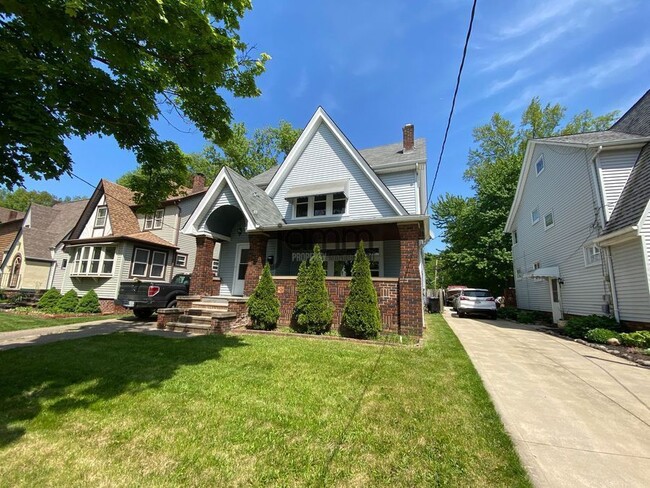 Building Photo - 3937 W 157th St