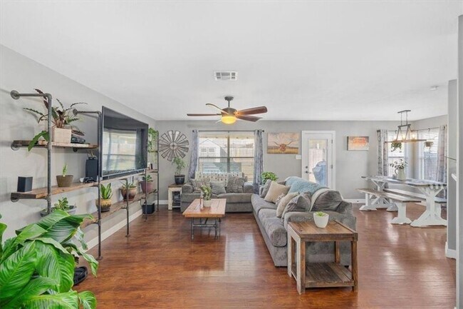 Foto del edificio - 208 Rock Hound Ln