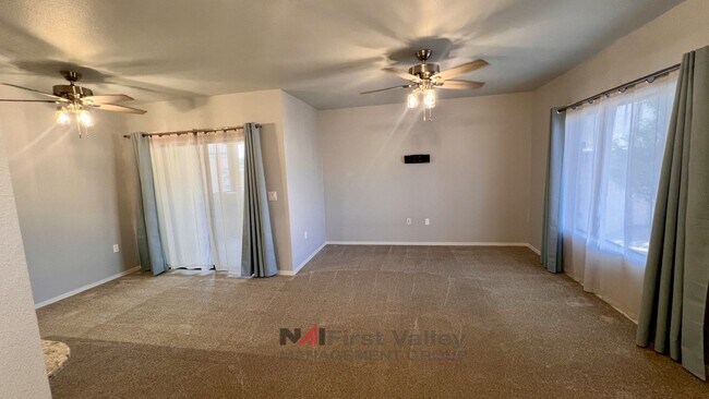Foto del edificio - One Bedroom, One Bath Ground Floor