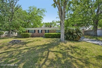 Building Photo - 8032 Lourdes Dr S