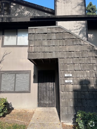 Building Photo - 1190 S Winery Ave