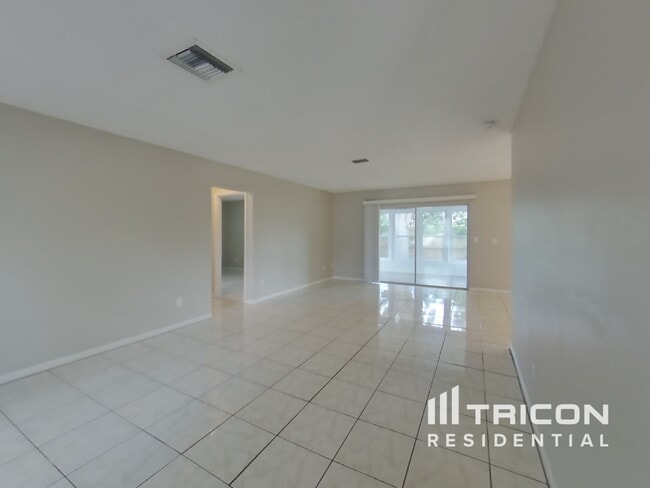 Building Photo - 12624 Eddington Rd