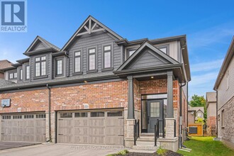 Building Photo - 1026 Wright Dr