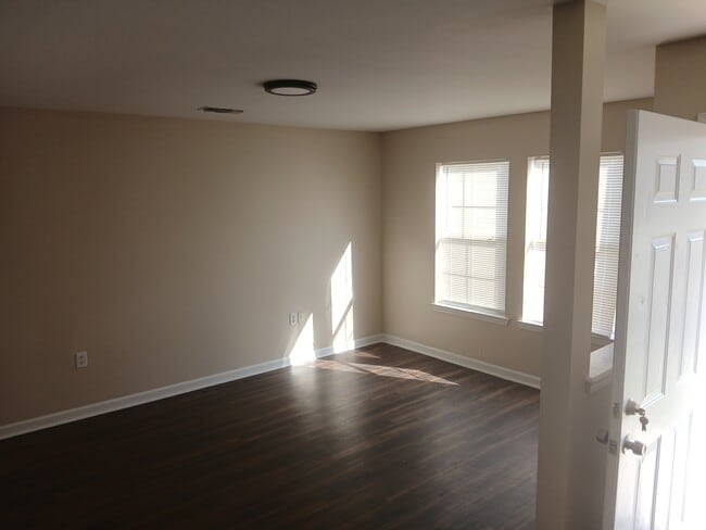 Building Photo - 5463 Banyan Trace Dr