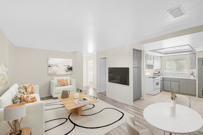 Building Photo - 1005 E Ave R