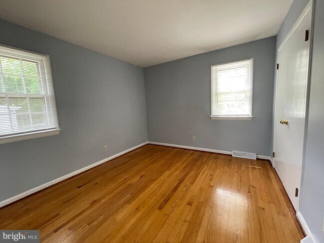 Building Photo - 1315 Rappahannock Ave