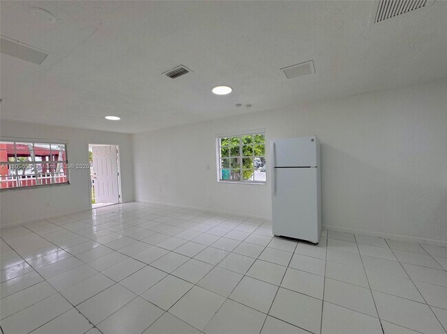 Foto del edificio - 15741 NW 40th Ct