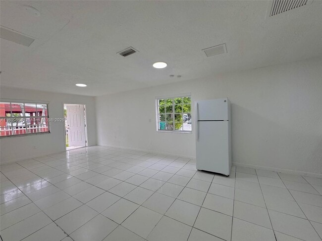 Building Photo - 15741 NW 40th Ct