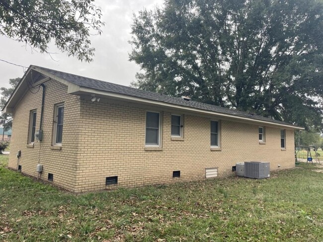 Building Photo - 305 Gough St