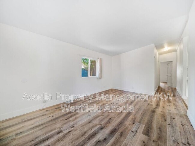 Foto del edificio - 642 Harmony Ct