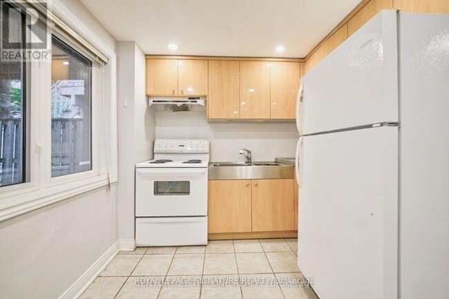 Building Photo - 76 Highhill Dr