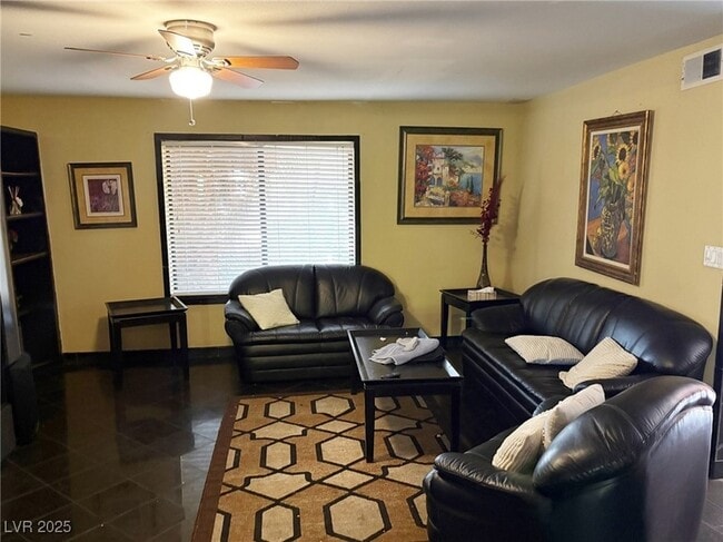 Building Photo - 3167 El Cedro Cir