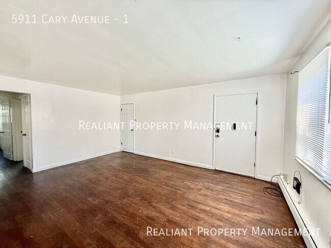 Foto del edificio - 5911 Cary Ave