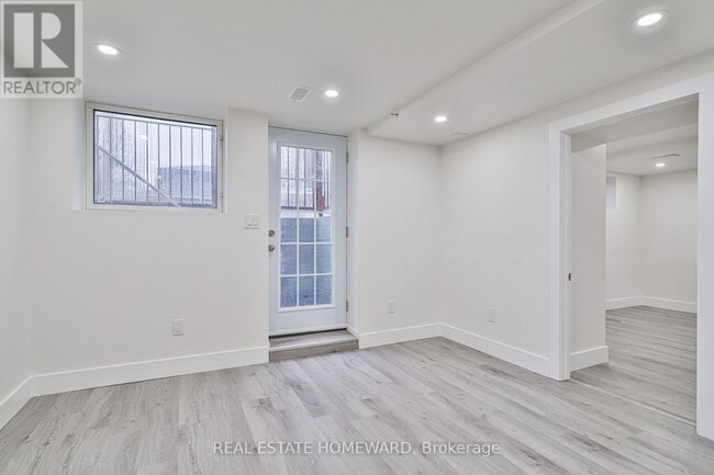 Building Photo - 226 Pleasant Ave