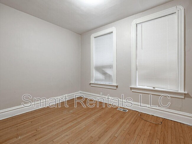 Foto del edificio - 3450 Giles Ave