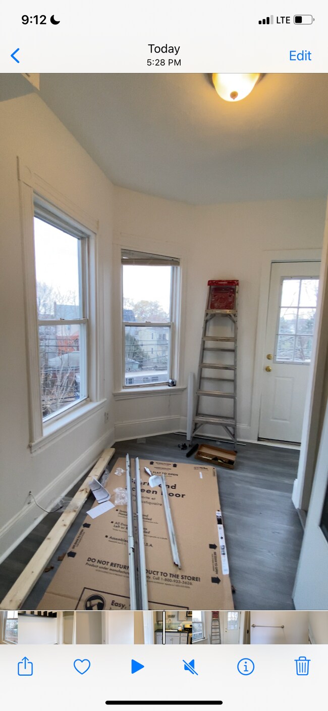 Building Photo - 1001 Saratoga St