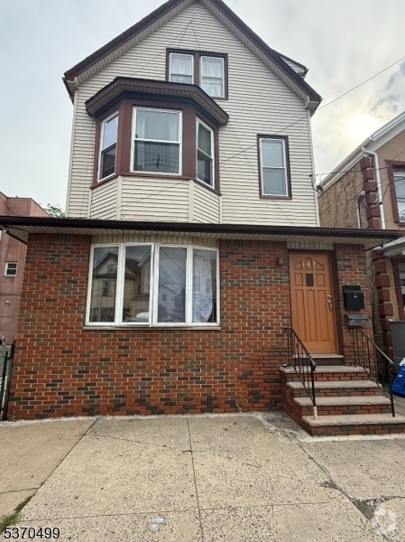 Building Photo - 138 E Jersey St