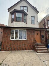 Building Photo - 138 E Jersey St