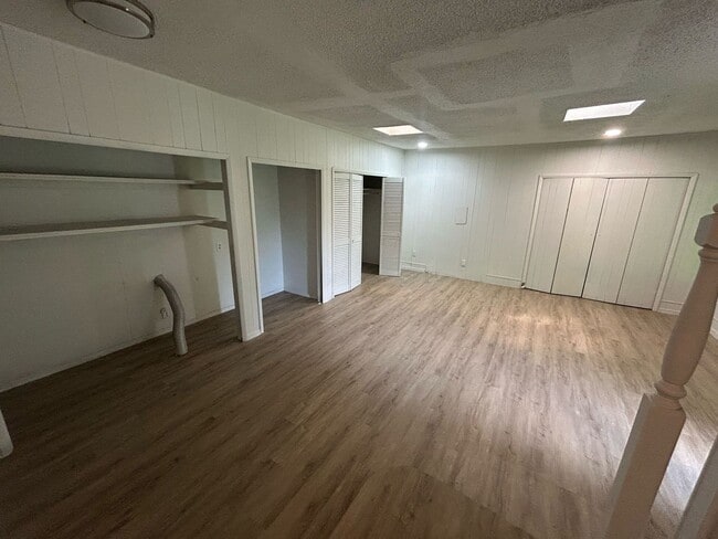 Foto del edificio - 2129 E Illinois Ave
