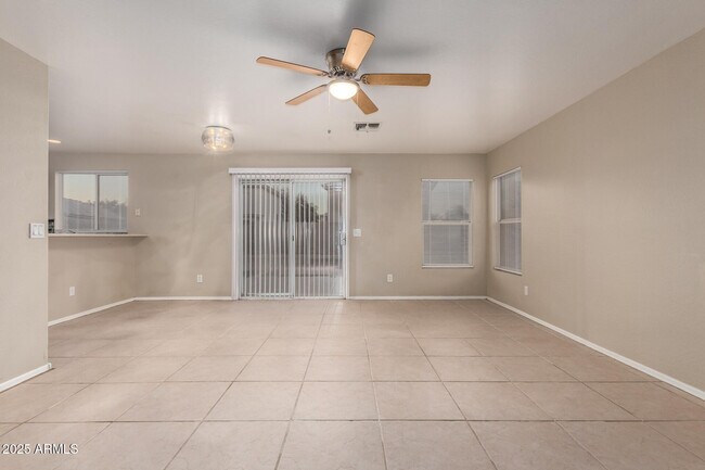 Foto del edificio - 12026 W Aster Dr