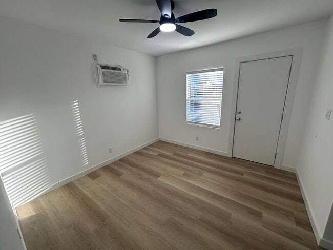 Foto del edificio - 2228-2232 1/2 Mira Vista Ave