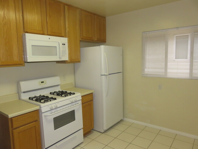 Kitchen - 314 N Monte Vista Ave