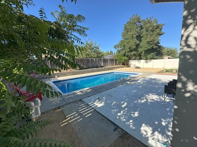 Building Photo - 3712 W Avenue K14