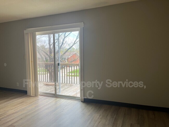 Foto del edificio - 2119 Saratoga Dr