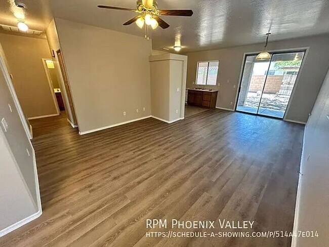 Foto del edificio - 11191 W Palm Ln