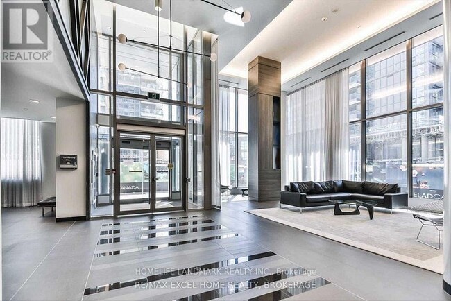 Building Photo - 52 Forest Manor Rd