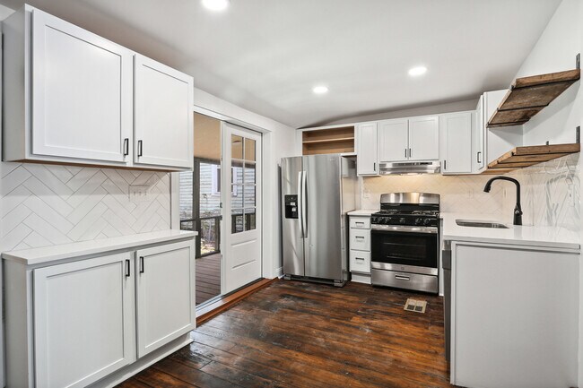 Cocina moderna - 3113 Marais St