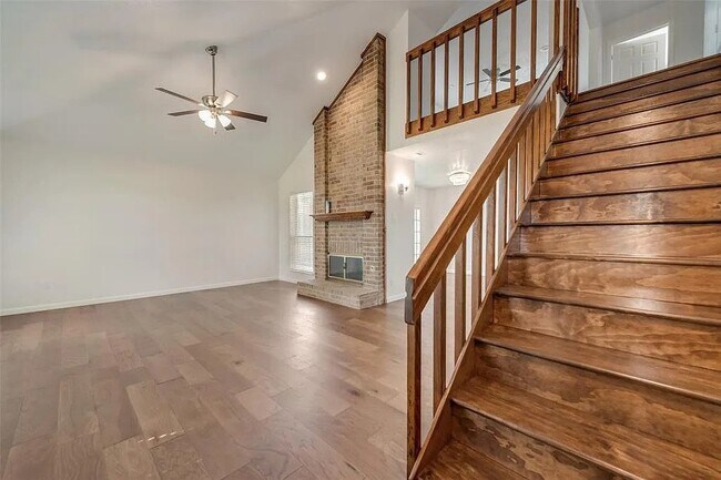 Building Photo - 1202 Elder