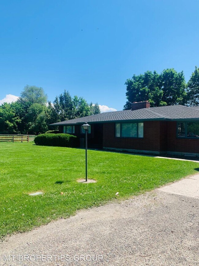 Building Photo - 4 br, 2.5 bath House - 2637 S. 3rd St. W