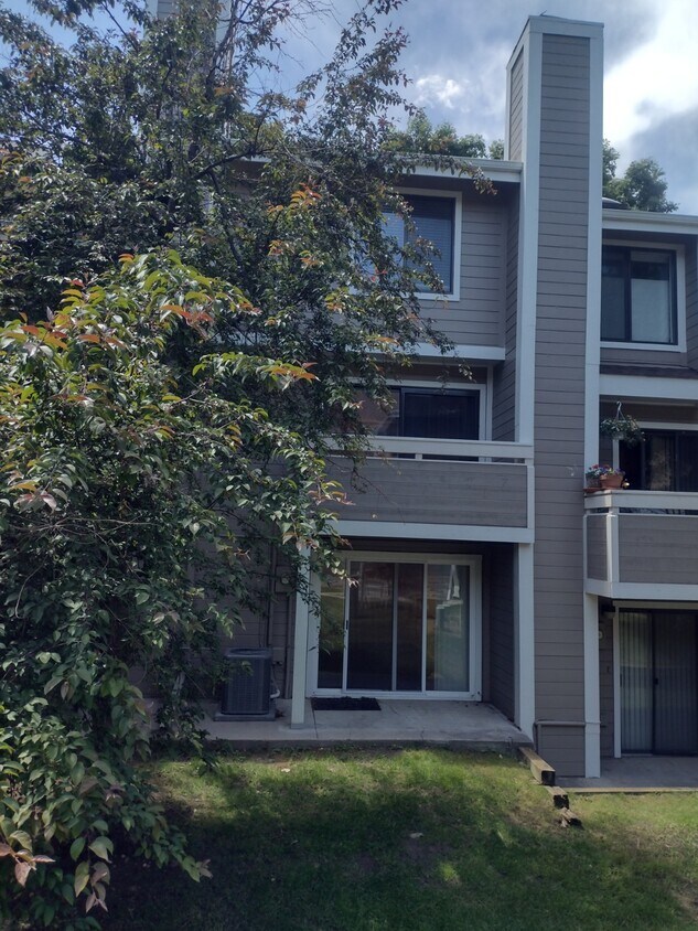 Foto principal - 8775 W Cornell Ave