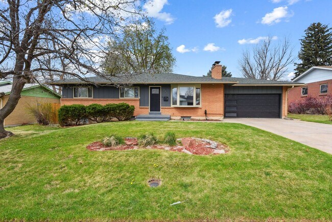 Building Photo - Four Bedroom Home in Denver