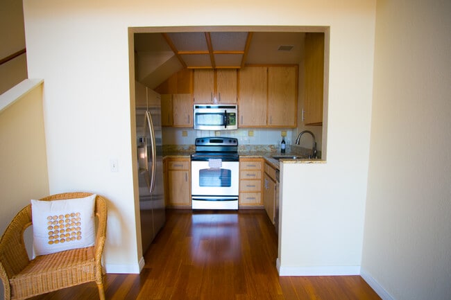 Building Photo - 4060 Rosenda Ct